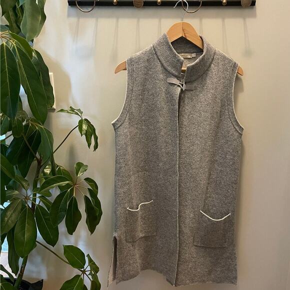 Rare A.IDA L Wool Blend Sweater Vest | Gray Knit Italy Made Toggle Closure, $178 - Picture 2 of 10